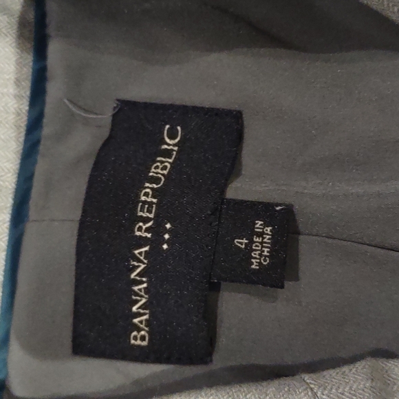 Beautiful grey blazer by Banana Republic 🌼 - Picture 6 of 16